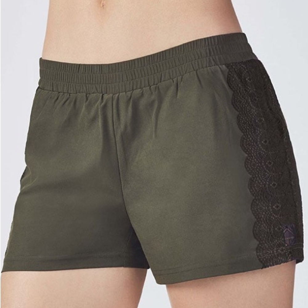Fabletics Cynthia Short Bundle Size Small - Picture 4 of 12